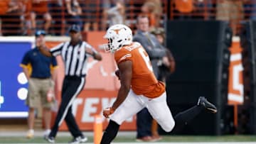 AUSTIN, TX - NOVEMBER 03: Devin Duvernay #6 of the Texas Longhorns catches a pass for a touchdown in the second half against the West Virginia Mountaineers at Darrell K Royal-Texas Memorial Stadium on November 3, 2018 in Austin, Texas. (Photo by Tim Warner/Getty Images)