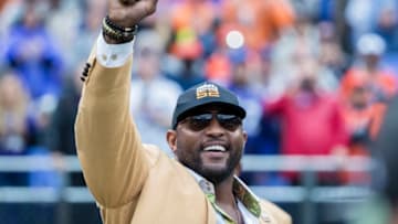 BALTIMORE, MD - SEPTEMBER 23: Former Baltimore Ravens linebacker Ray Lewis receives his Ring of Excellence during halftime of the game between the Baltimore Ravens and the Denver Broncos at M&T Bank Stadium on September 23, 2018 in Baltimore, MD. (Photo by Scott Taetsch/Getty Images)