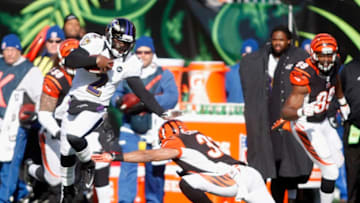 CINCINNATI, OH - DECEMBER 30: Tyrod Taylor #2 of the Baltimore Ravens runs the football upfield during the game against the Cincinnati Bengals at Paul Brown Stadium on December 30, 2012 in Cincinnati, Ohio. (Photo by John Grieshop/Getty Images)