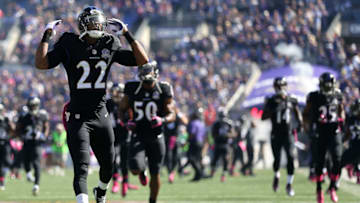 BALTIMORE, MD - OCTOBER 11: Cornerback Jimmy Smith #22 of the Baltimore Ravens runs onto the field before the start of a game against the Cleveland Browns at M&T Bank Stadium on October 11, 2015 in Baltimore, Maryland. (Photo by Patrick Smith/Getty Images)