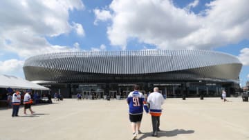 UNIONDALE, NEW YORK - SEPTEMBER 16: Fans arrive for a preseason game between the New York Islanders and the Philadelphia Flyers at the Nassau Veterans Memorial Coliseum on September 16, 2018 in Uniondale, New York. (Photo by Bruce Bennett/Getty Images)