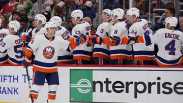 CHICAGO, ILLINOIS - OCTOBER 19: Anthony Beauvillier #18 of the New York Islanders celebrates with teammates after scoring a goal against the Chicago Blackhawks in the second period at United Center on October 19, 2021 in Chicago, Illinois. (Photo by Patrick McDermott/Getty Images)