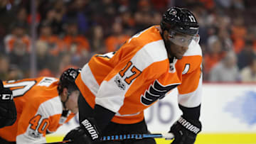 PHILADELPHIA, PA - OCTOBER 17: Wayne Simmonds #17 of the Philadelphia Flyers looks on against the Florida Panthers during the first period at Wells Fargo Center on October 17, 2017 in Philadelphia, Pennsylvania. (Photo by Patrick Smith/Getty Images)