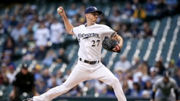 MILWAUKEE, WISCONSIN - SEPTEMBER 16: Zach Davies #27 of the Milwaukee Brewers pitches in the first inning against the San Diego Padres at Miller Park on September 16, 2019 in Milwaukee, Wisconsin. (Photo by Dylan Buell/Getty Images)