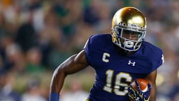 SOUTH BEND, IN - OCTOBER 15: Torii Hunter Jr. #16 of the Notre Dame Fighting Irish runs the ball after a reception against the Stanford Cardinal at Notre Dame Stadium on October 15, 2016 in South Bend, Indiana. (Photo by Michael Hickey/Getty Images)
