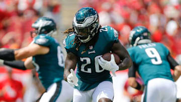 TAMPA, FL - SEPTEMBER 16: Jay Ajayi #26 of the Philadelphia Eagles runs with the ball against the Tampa Bay Buccaneers during the first half at Raymond James Stadium on September 16, 2018 in Tampa, Florida. (Photo by Michael Reaves/Getty Images)