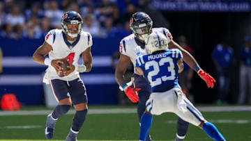 INDIANAPOLIS, IN - SEPTEMBER 30: Deshaun Watson #4 of the Houston Texans runs the ball in the 2nd quarter against the Indianapolis Colts at Lucas Oil Stadium on September 30, 2018 in Indianapolis, Indiana. (Photo by Andy Lyons/Getty Images)