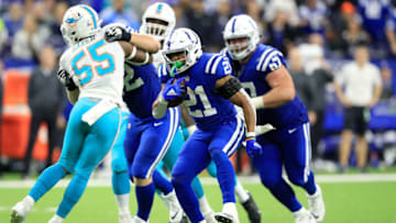 INDIANAPOLIS, IN - NOVEMBER 25: Nyheim Hines #21 of the Indianapolis Colts runs the ball in the game against the Miami Dolphins at Lucas Oil Stadium on November 25, 2018 in Indianapolis, Indiana. (Photo by Andy Lyons/Getty Images)