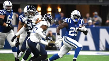 INDIANAPOLIS, INDIANA - NOVEMBER 18: Marlon Mack #25 of the Indianapolis Colts runs the ball in the game against the Tennessee Titans in the third quarter at Lucas Oil Stadium on November 18, 2018 in Indianapolis, Indiana. (Photo by Bobby Ellis/Getty Images)