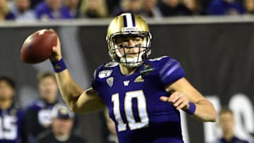 LAS VEGAS, NEVADA - DECEMBER 21: Quarterback Jacob Eason #10 of the Washington Huskies looks to pass against the Boise State Broncos during the Mitsubishi Motors Las Vegas Bowl at Sam Boyd Stadium on December 21, 2019 in Las Vegas, Nevada. (Photo by David Becker/Getty Images)
