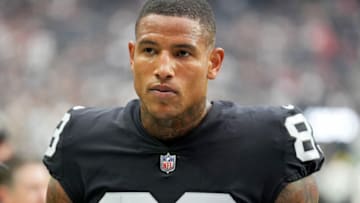 LAS VEGAS, NEVADA - SEPTEMBER 18: Darren Waller #83 of the Las Vegas Raiders walks across the field before the game against the Arizona Cardinals at Allegiant Stadium on September 18, 2022 in Las Vegas, Nevada. (Photo by Chris Unger/Getty Images)