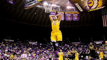 Nov 16, 2015; Baton Rouge, LA, USA; LSU Tigers forward Ben Simmons (25) dunks against the Kennesaw State Owls during the second half of a game at the Pete Maravich Assembly Center. LSU defeated Kennesaw State 91-69. Mandatory Credit: Derick E. Hingle-USA TODAY Sports