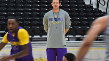 EL SEGUNDO, CA - FEBRUARY 12: Luke Walton of the Los Angeles Lakers coaches during an all access practice on February 12, 2018 at UCLA Heath Training Center in El Segundo, California. NOTE TO USER: User expressly acknowledges and agrees that, by downloading and or using this photograph, User is consenting to the terms and conditions of the Getty Images License Agreement. Mandatory Copyright Notice: Copyright 2018 NBAE (Photo by Andrew D. Bernstein/NBAE via Getty Images)