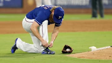 ARLINGTON, TX - SEPT 25: Starting pitcher Andrew Cashner