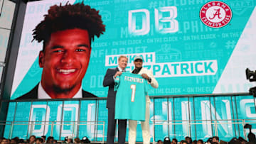 ARLINGTON, TX - APRIL 26: Minkah Fitzpatrick of Alabama poses with NFL Commissioner Roger Goodell after being picked #11 overall by the Miami Dolphins during the first round of the 2018 NFL Draft at AT&T Stadium on April 26, 2018 in Arlington, Texas. (Photo by Tom Pennington/Getty Images)