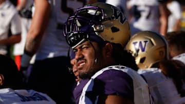TEMPE, AZ - NOVEMBER 14: Defensive lineman Vita Vea