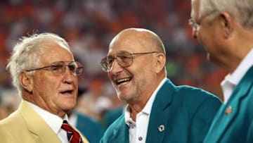 111810 (Allen Eyestone/The Palm Beach Post) MIAMI GARDENS, FL SUN LIFE STADIUM...Chicago Bears vs Miami Dolphins..Dolphins Don Shula, Jake Scott and Bill Stanfill during the ring of honor ceremony.111810 Spt Fins Ae 11 Jpg