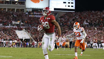 Jan 9, 2017; Tampa, FL, USA; Alabama Crimson Tide tight end O.J. Howard (88) catches a 68 yard touchdown pass past Clemson Tigers safety Van Smith (23) during the third quarter in the 2017 College Football Playoff National Championship Game at Raymond James Stadium. Mandatory Credit: Matthew Emmons-USA TODAY Sports
