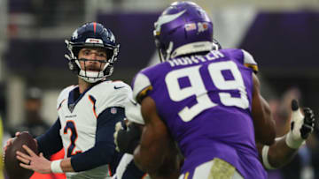 MINNEAPOLIS, MINNESOTA - NOVEMBER 17: Brandon Allen #2 of the Denver Broncos throws against the Minnesota Vikings in the first quarter at U.S. Bank Stadium on November 17, 2019 in Minneapolis, Minnesota. (Photo by Adam Bettcher/Getty Images)