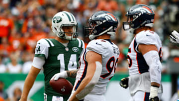 EAST RUTHERFORD, NEW JERSEY - OCTOBER 07: Adam Gotsis #99 of the Denver Broncos celebrates after causing Sam Darnold #14 of the New York Jets to fumble during the first quarter in the game at MetLife Stadium on October 07, 2018 in East Rutherford, New Jersey. (Photo by Mike Stobe/Getty Images)