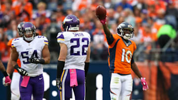 DENVER, CO - OCTOBER 4: Wide receiver Emmanuel Sanders #10 of the Denver Broncos celebrates by signaling a first down after a reception against the Minnesota Vikings at Sports Authority Field at Mile High on October 4, 2015 in Denver, Colorado. (Photo by Doug Pensinger/Getty Images)