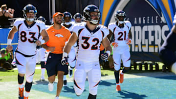 CARSON, CA - OCTOBER 22: The Denver Broncos takes the field prior to the game against the Los Angeles Chargers at the StubHub Center on October 22, 2017 in Carson, California. (Photo by Harry How/Getty Images)
