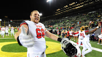 EUGENE, OR - SEPTEMBER 26: Offensive lineman J.J. Dielman