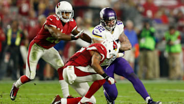 GLENDALE, AZ - DECEMBER 10: Tight end Kyle Rudolph #82 of the Minnesota Vikings runs with the football against the Arizona Cardinals during the NFL game at the University of Phoenix Stadium on December 10, 2015 in Glendale, Arizona. The Cardinals defeated the Vikings 23-20. (Photo by Christian Petersen/Getty Images)
