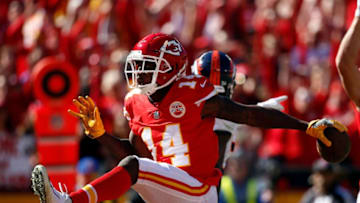KANSAS CITY, MO - OCTOBER 28: Wide receiver Sammy Watkins #14 of the Kansas City Chiefs catches a pass for a touchdown during the game against the Denver Broncos at Arrowhead Stadium on October 28, 2018 in Kansas City, Missouri. (Photo by David Eulitt/Getty Images)