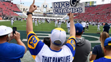 Mandatory Credit: Robert Hanashiro-USA TODAY Sports