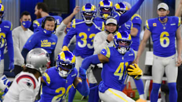 Mandatory Credit: Robert Hanashiro-USA TODAY Sports