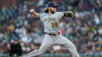 SAN FRANCISCO, CALIFORNIA - AUGUST 30: Corbin Burnes #39 of the Milwaukee Brewers pitches against the San Francisco Giants in the bottom of the first inning at Oracle Park on August 30, 2021 in San Francisco, California. (Photo by Thearon W. Henderson/Getty Images)