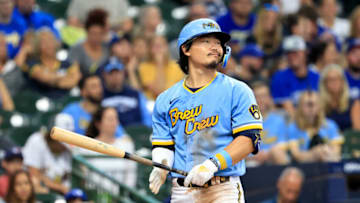 MILWAUKEE, WISCONSIN - JUNE 25: Keston Hiura #18 of the Milwaukee Brewers at bat during the eighth inning in the game against the Toronto Blue Jays at American Family Field on June 25, 2022 in Milwaukee, Wisconsin. (Photo by Justin Casterline/Getty Images)
