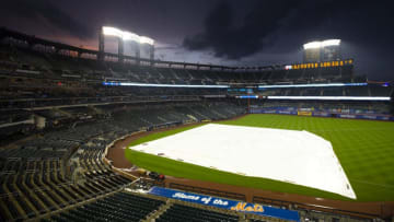 NEW YORK, NY - AUGUST 07: The sun sets during a rain delay at Citi Field on August 7, 2018 in the Flushing neighborhood of the Queens borough of New York City. (Photo by Michael Owens/Getty Images)