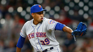 ATLANTA, GEORGIA - APRIL 11: Pitcher Edwin Diaz #39 of the New York Mets throws a pitch in the ninth inning during the game against the Atlanta Braves at SunTrust Park on April 11, 2019 in Atlanta, Georgia. (Photo by Mike Zarrilli/Getty Images)