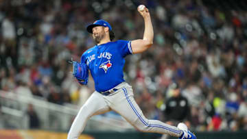 MINNEAPOLIS, MN - SEPTEMBER 25: Robbie Ray #38 of the Toronto Blue Jays pitches against the Minnesota Twins on September 25, 2021 at Target Field in Minneapolis, Minnesota. (Photo by Brace Hemmelgarn/Minnesota Twins/Getty Images)