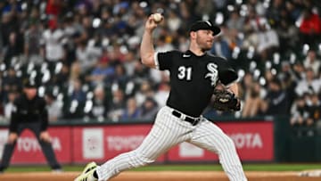 CHICAGO, IL - JUNE 10: Liam Hendriks #31 of the Chicago White Sox pitches against the Texas Rangers at Guaranteed Rate Field on June 10, 2022 in Chicago, Illinois. (Photo by Jamie Sabau/Getty Images)