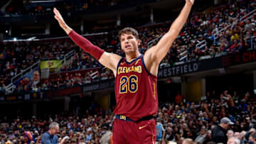 Kyle Korver #26 of the Cleveland Cavaliers reacts against the Indiana Pacers (Photo by David Liam Kyle/NBAE via Getty Images)