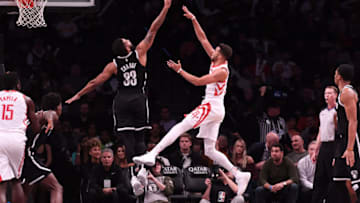 NEW YORK, NY - NOVEMBER 02: Allen Crabbe #33 of the Brooklyn Nets blocks a shot made by Michael Carter-Williams #1 of the Houston Rockets during the game at Barclays Center on November 02, 2018 in the Brooklyn borough of New York City. NOTE TO USER: User expressly acknowledges and agrees that, by downloading and or using this photograph, User is consenting to the terms and conditions of the Getty Images License Agreement. (Photo by Matteo Marchi/Getty Images)