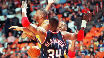 Houston Rockets Hakeem Olajuwon (Photo credit should read HECTOR MATA/AFP via Getty Images)