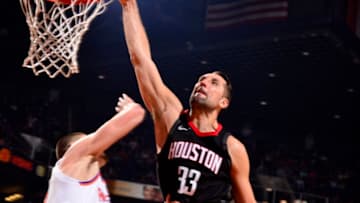 PHOENIX, AZ - JANUARY 12: Ryan Anderson #33 of the Houston Rockets dunks the ball during the game against the Phoenix Suns on January 12, 2018 at Talking Stick Resort Arena in Phoenix, Arizona. NOTE TO USER: User expressly acknowledges and agrees that, by downloading and or using this photograph, user is consenting to the terms and conditions of the Getty Images License Agreement. Mandatory Copyright Notice: Copyright 2018 NBAE (Photo by Barry Gossage/NBAE via Getty Images)