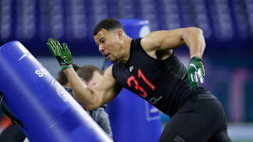INDIANAPOLIS, IN - FEBRUARY 29: Defensive lineman Alex Highsmith of Charlotte runs a drill during the NFL Combine at Lucas Oil Stadium on February 29, 2020 in Indianapolis, Indiana. (Photo by Joe Robbins/Getty Images)