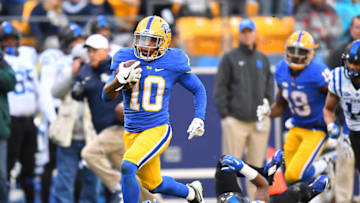 PITTSBURGH, PA - NOVEMBER 19: Quadree Henderson #10 of the Pittsburgh Panthers carries the ball for a touchdown during the second quarter against the Duke Blue Devils at Heinz Field on November 19, 2016 in Pittsburgh, Pennsylvania. (Photo by Joe Sargent/Getty Images)