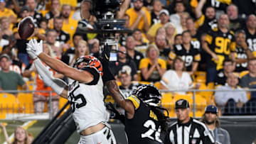 PITTSBURGH, PA - SEPTEMBER 30: Tyler Eifert #85 of the Cincinnati Bengals cannot make a catch as Mark Barron #26 of the Pittsburgh Steelers defends in the first quarter during the game at Heinz Field on September 30, 2019 in Pittsburgh, Pennsylvania. (Photo by Justin Berl/Getty Images)