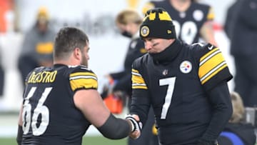 Pittsburgh Steelers offensive guard David DeCastro (66) and quarterback Ben Roethlisberger (7). Mandatory Credit: Charles LeClaire-USA TODAY Sports