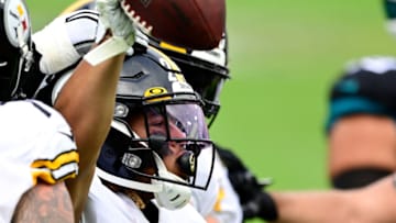 Pittsburgh Steelers running back Benny Snell (24) (Photo Credit: Douglas DeFelice-USA TODAY Sports)