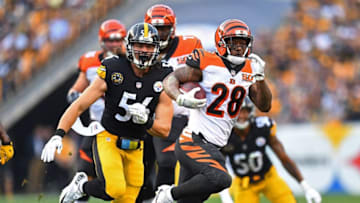 PITTSBURGH, PA - OCTOBER 22: Joe Mixon #28 of the Cincinnati Bengals carries the ball against the Pittsburgh Steelers in the first half during the game at Heinz Field on October 22, 2017 in Pittsburgh, Pennsylvania. (Photo by Joe Sargent/Getty Images)