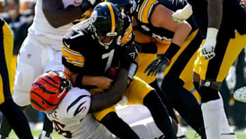 Cincinnati Bengals defensive end Cameron Sample (96) sacks Pittsburgh Steelers quarterback Ben Roethlisberger (7) in the first quarter during a Week 3 NFL football game, Sunday, Sept. 26, 2021, at Heinz Field in Pittsburgh.Cincinnati Bengals At Pittsburgh Steelers Sept 26