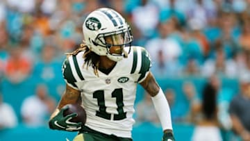 MIAMI, FL - NOVEMBER 04: Robby Anderson #11 of the New York Jets carries the ball againnst the Miami Dolphins in the first quarter of their game at Hard Rock Stadium on November 4, 2018 in Miami, Florida. (Photo by Michael Reaves/Getty Images)