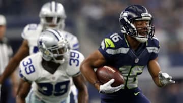 Nov 1, 2015; Arlington, TX, USA; Seattle Seahawks wide receiver Tyler Lockett (16) runs past Dallas Cowboys cornerback Brandon Carr (39) during the game at AT&T Stadium. Mandatory Credit: Kevin Jairaj-USA TODAY Sports